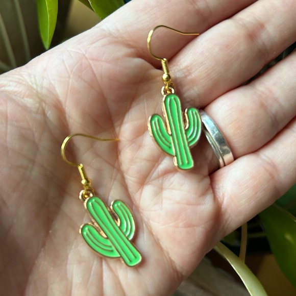 🌵Handmade Cactus Earrings - 1.25” drop - New - Picture 2 of 2